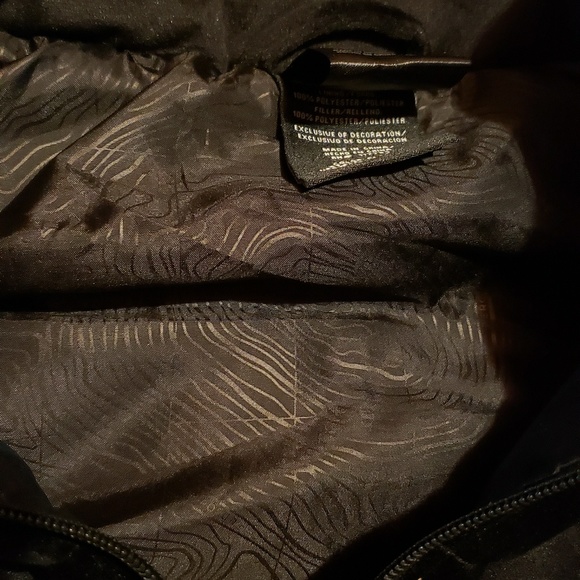 VEST - Picture 3 of 7